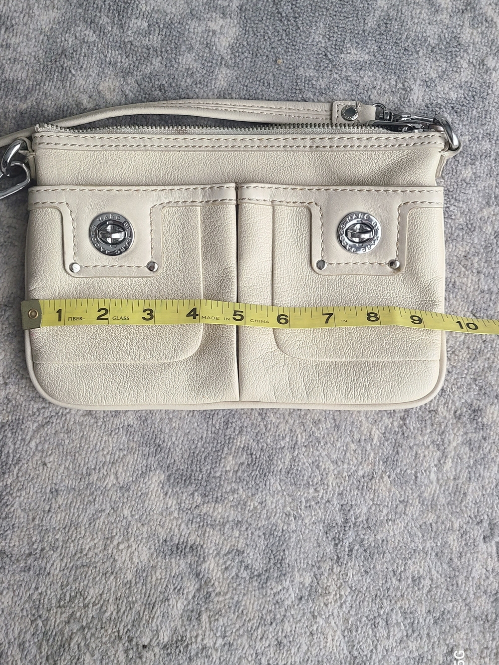 Marc Jacobs Cream Crossbody Bag - Minimal Leather Shoulder Purse - Picture 5 of 8